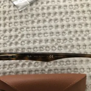 Ray-Ban polarized sunglasses with case and lens cleansing cloth NWOT Ray-Ban polarized sunglasses with case and lens cleansing  main image 3